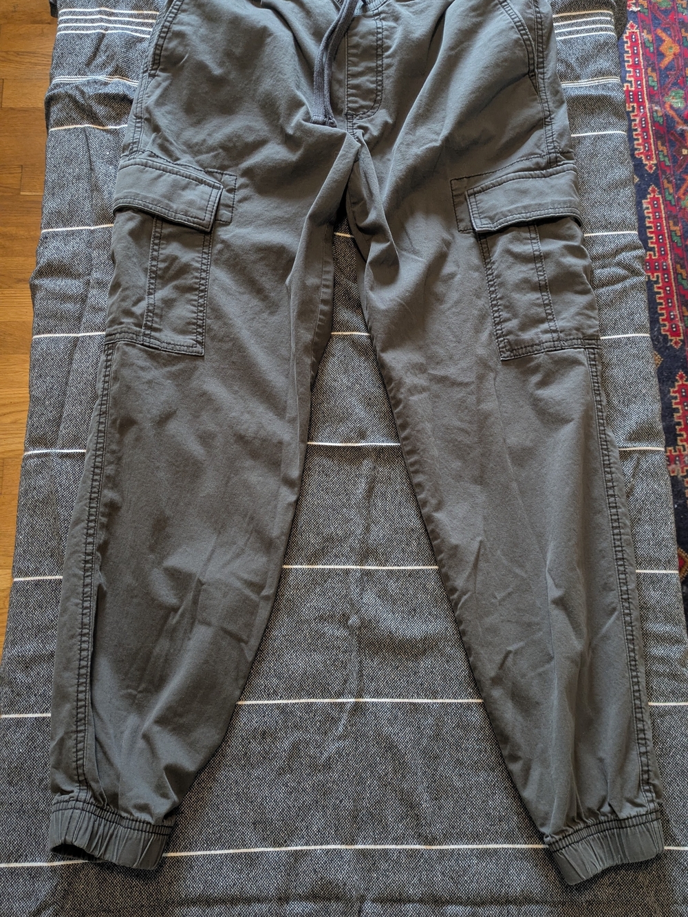 Men's Cargo Jogger Pants in Dark Gray
